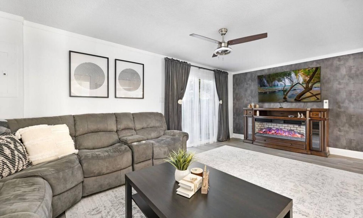 Pineville House | 3 BDR Townhome!