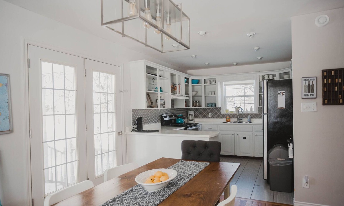 Stratford House | 3 bdrm, 2.5 bath Classic Cape Cod Cottage