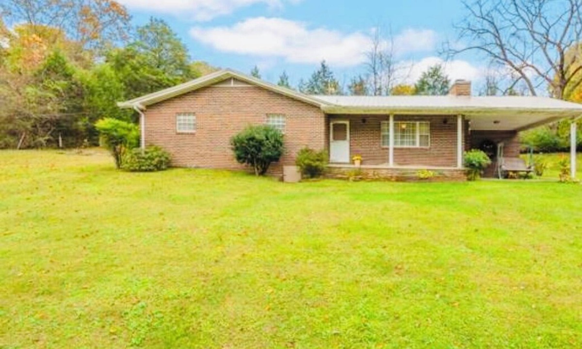 New Tazewell House | 3-Bdrm Home on Large Property at Norris Lake. Pet Friendly!