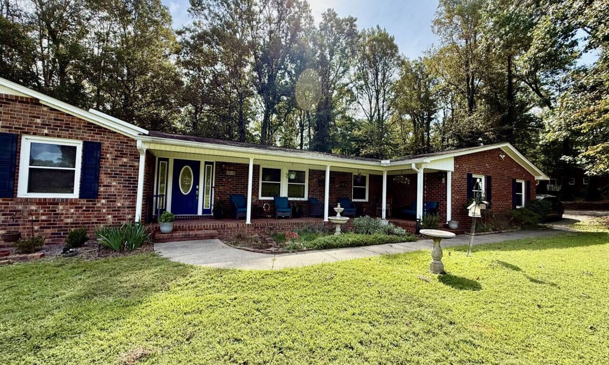 Oak Ridge House | 3 Bdrm in Oak Ridge. High Point, Greensboro, W.S
