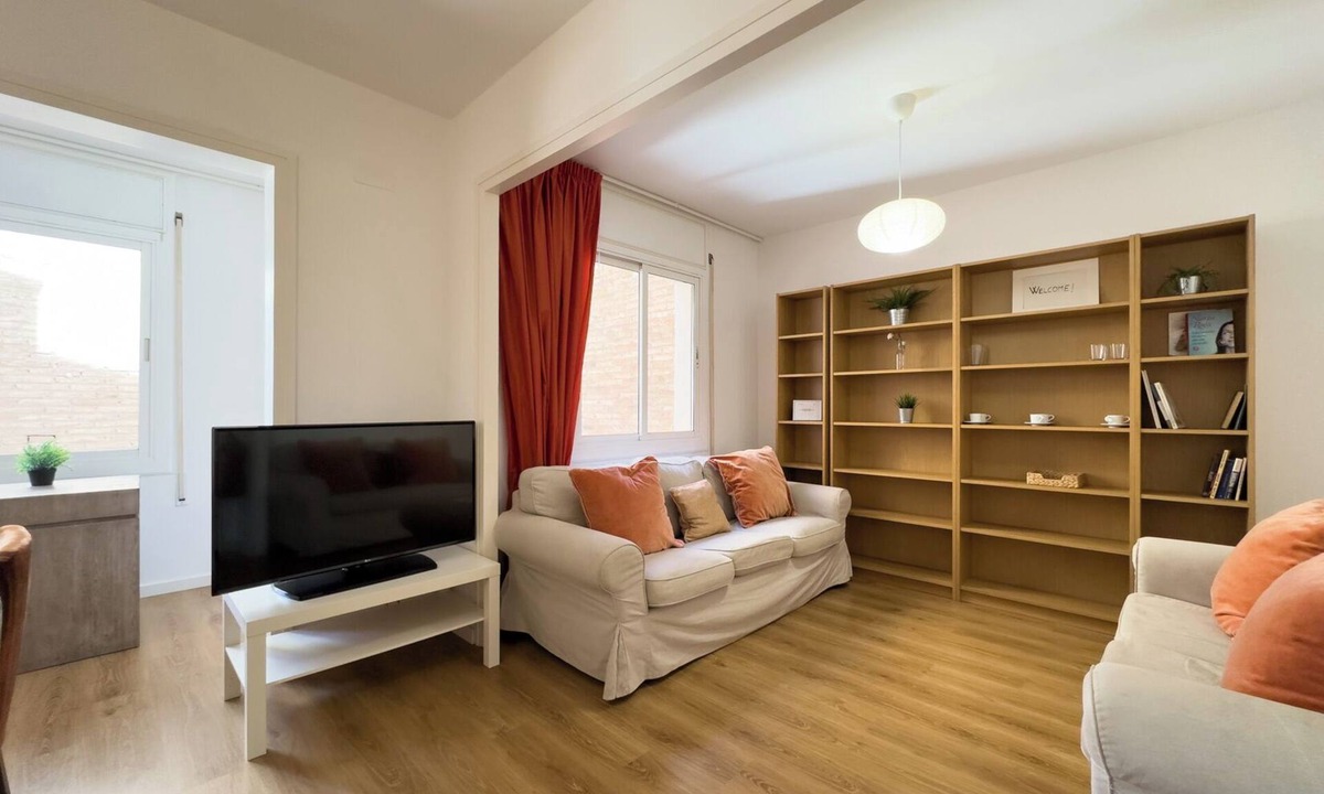 Sants Apartment | 3-bedroom apartment near Sants train station