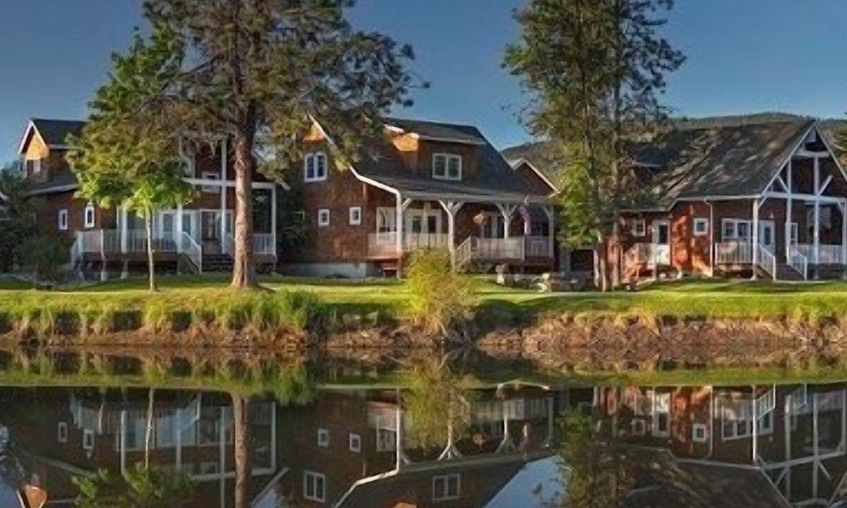 Dover Bay House | 3 Bears - 3 Bedroom 3 Bath Parkside Bungalow