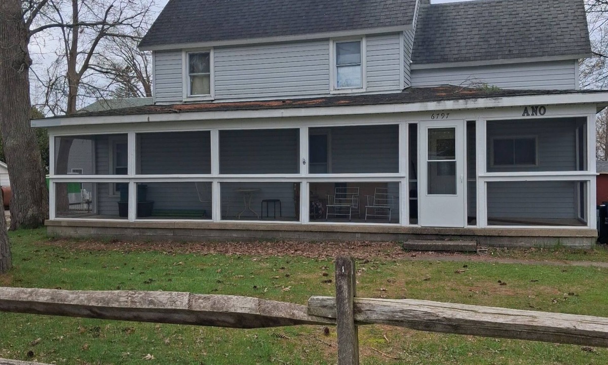 Verona Beach House | 3 bed, 1.5 Baths in Verona Beach, NY- Home w/large vacant lot & fire pit.
