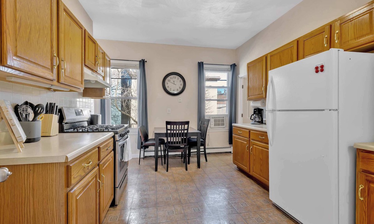 Arefth Apartment | 3 Bed 1 Bath Near MIT