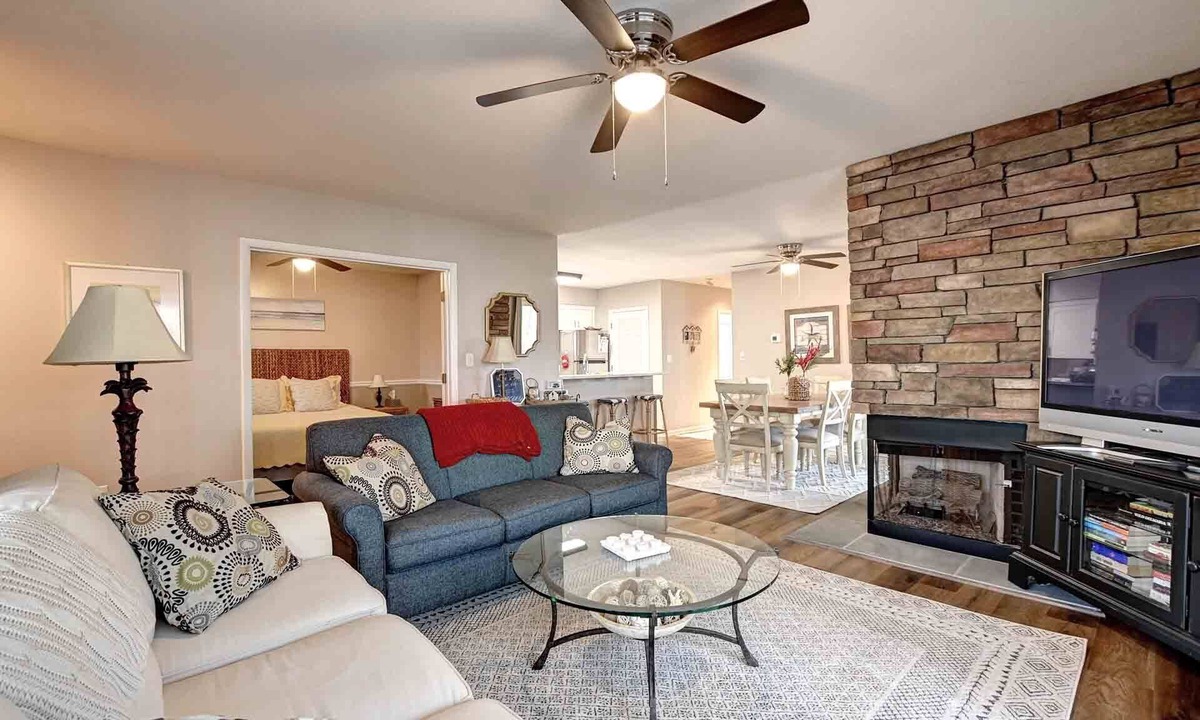 Bethany Beach Condo | 3 Bed/2 Bath Condo in the Sea Colony Community! Indoor Pool, Outdoor Pools, Private Beach, Fitness Center, Tennis, and Shuttle!