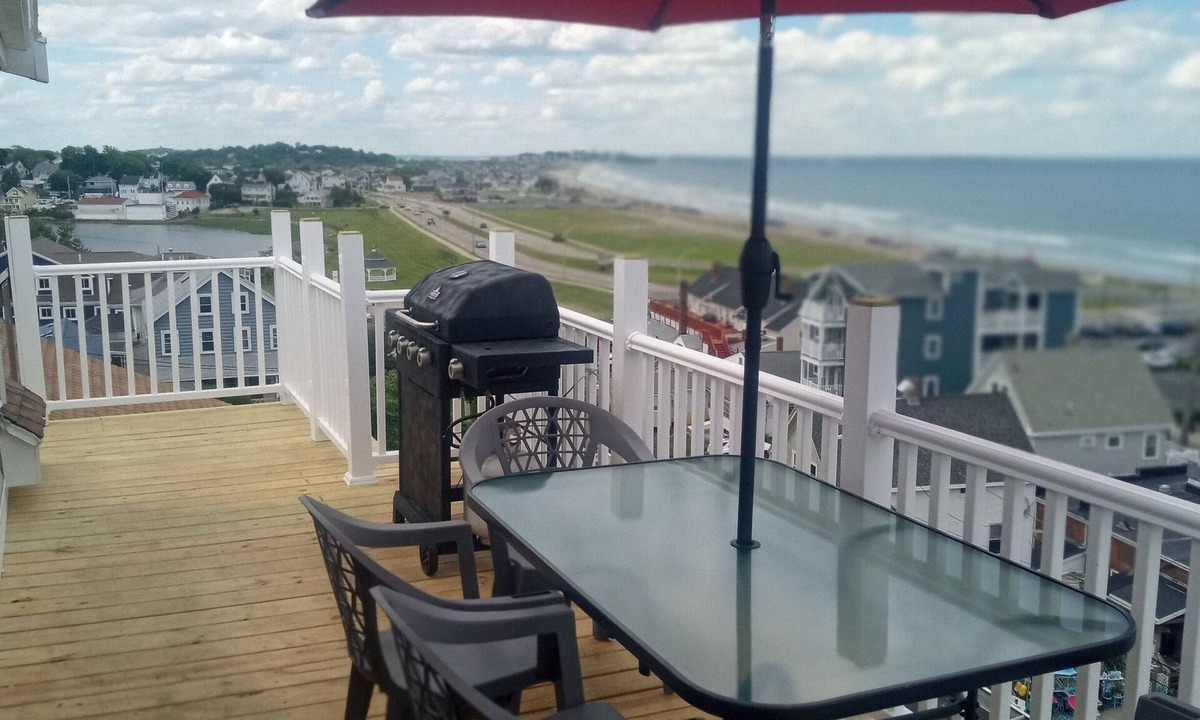 Hull Condo | 3 Bed 2 Bath Direct Ocean View Beach Condo