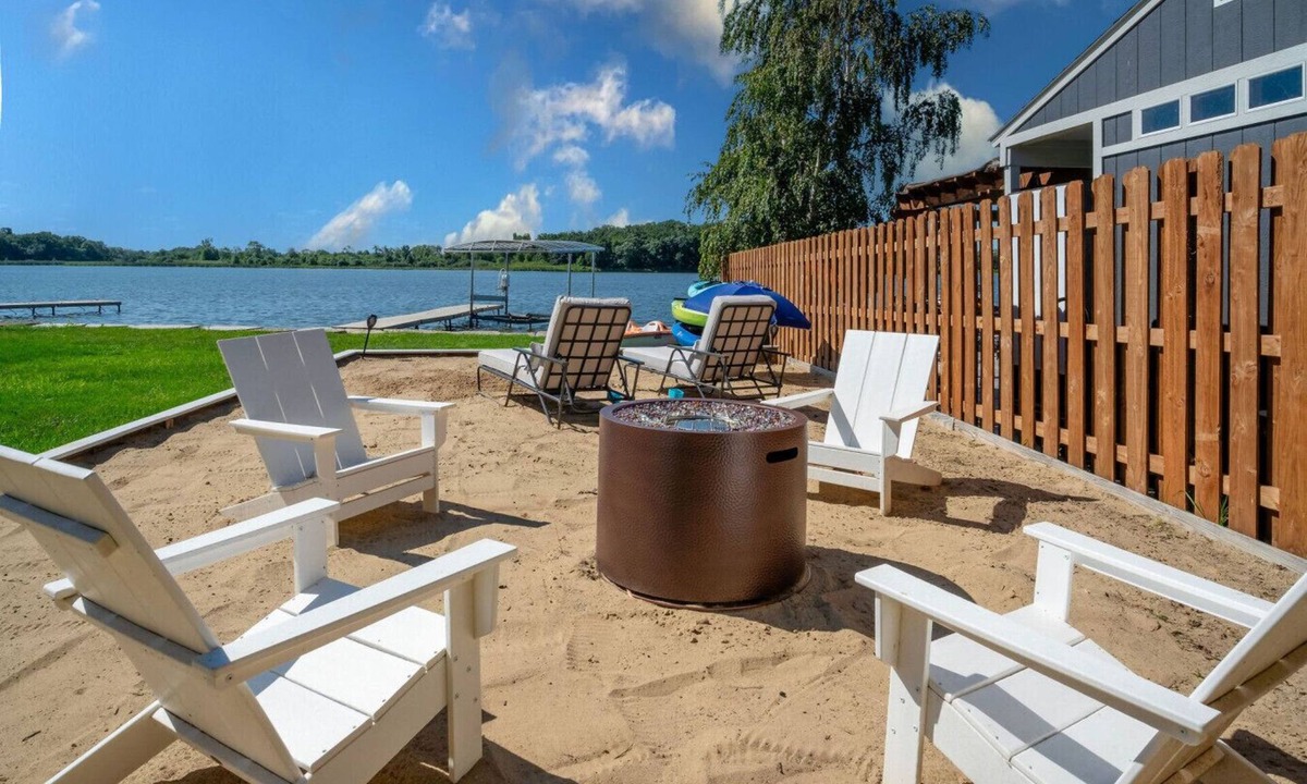 Fox Lake House | 3-Bed/2-Bath Luxury Lake House on Myers Bay – Private Pier, Beach, Firepit, and Deck