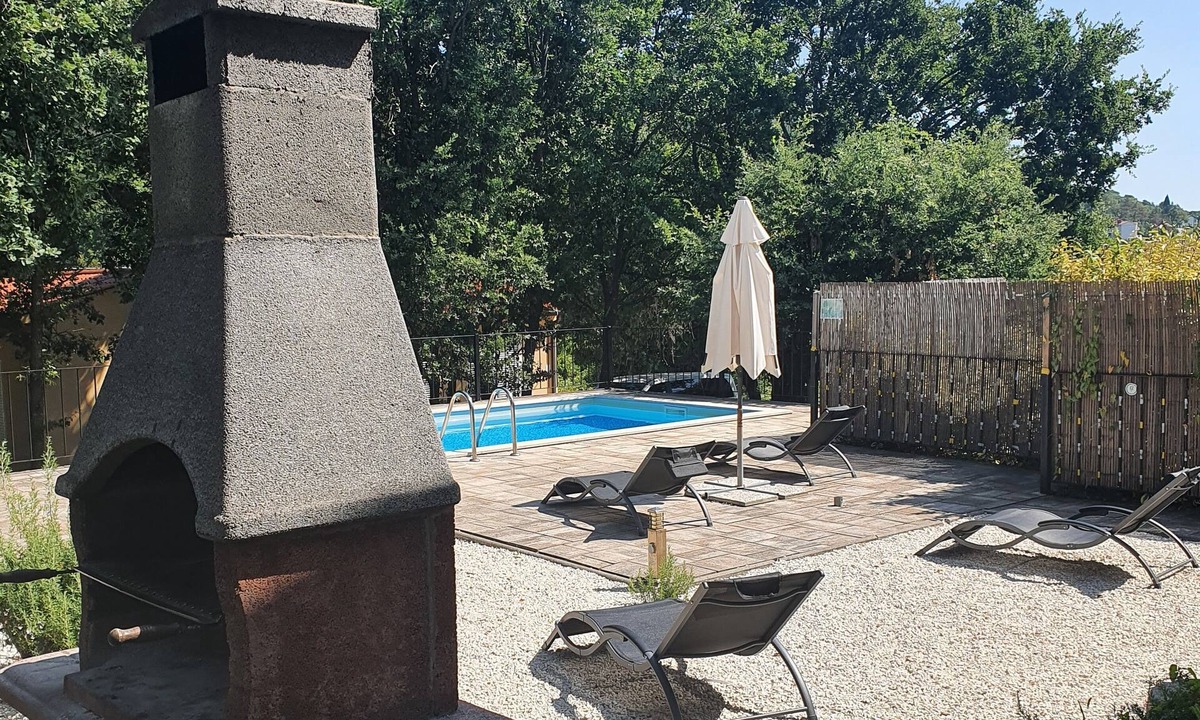Labin House | 3 Bed, 2 Bath, Private Pool, Free Parking, Wi-Fi, Air Con, Full Equipped.