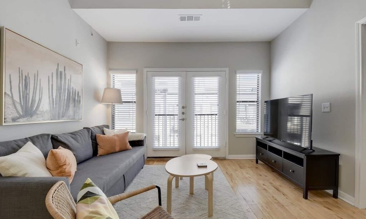 West Campus Condo | 3 Bed/2 Bath West Campus Penthouse Condo in the Heart of Austin