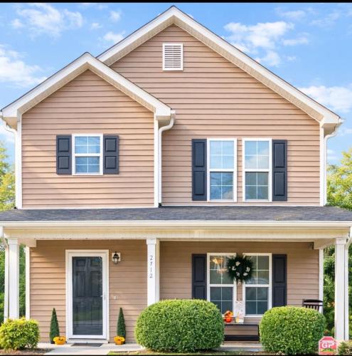 Southeast Raleigh House | 3 Bed 3 bath house - Ready to serve you comfort !