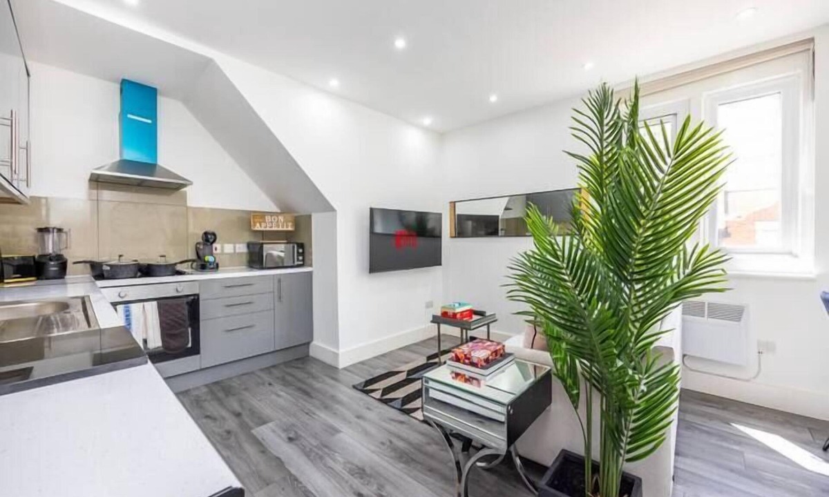 Fairfield Apartment | 3 Bed Apt |Croydon | Xbox | Contractors | Balcony