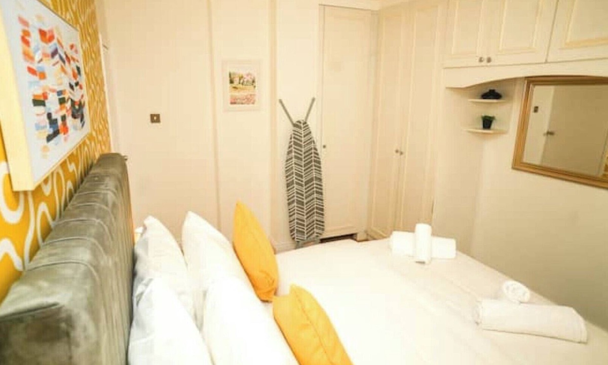 Langley Marish House | 3-Bed Base for Windsor & Heathrow