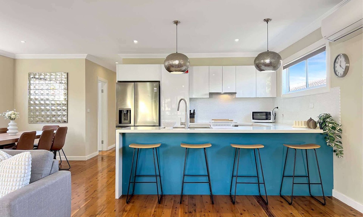 Belmont South House | 3-Bed Coastal Haven with Alfresco Dining & BBQ