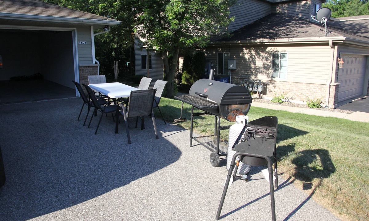 Suamico Condo | 3 bed condo