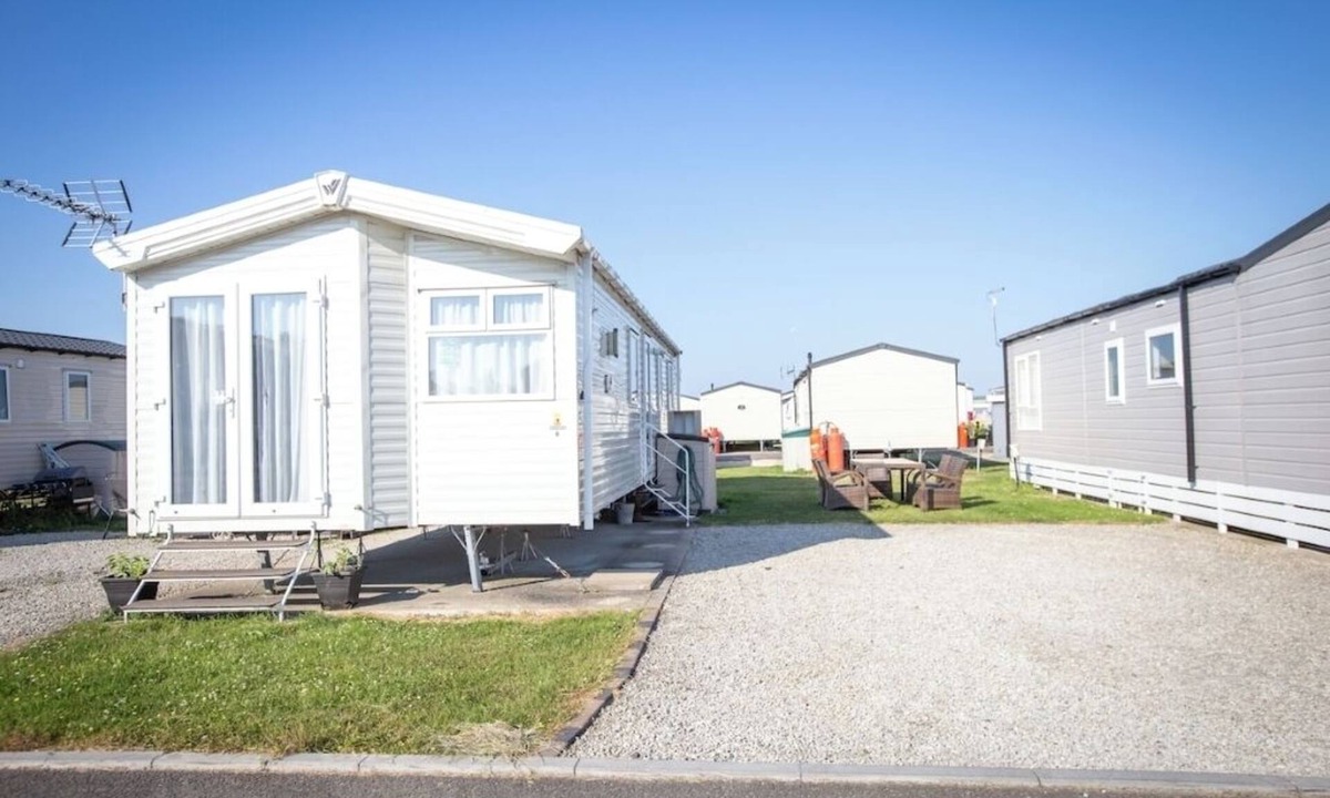 Isle of Grain House | 3 bed Cosy Caravan for up to 5