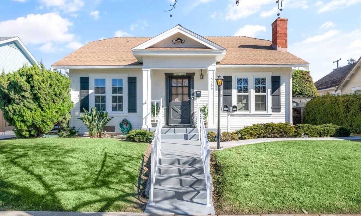 Normal Heights House | 3 Bed Home, A/C, Parking, Big Yard in Heart of SD