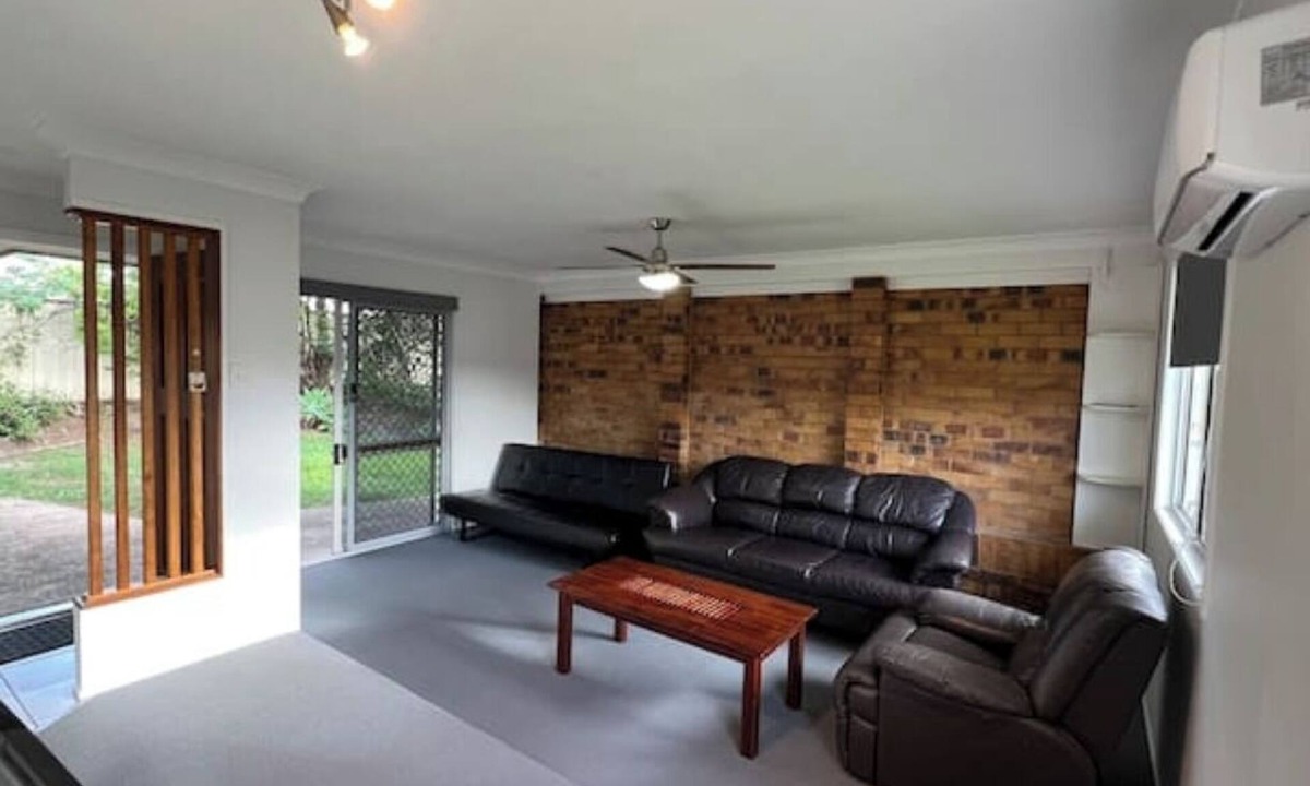 Regents Park House | 3 Bed House free parking,Master with A/C