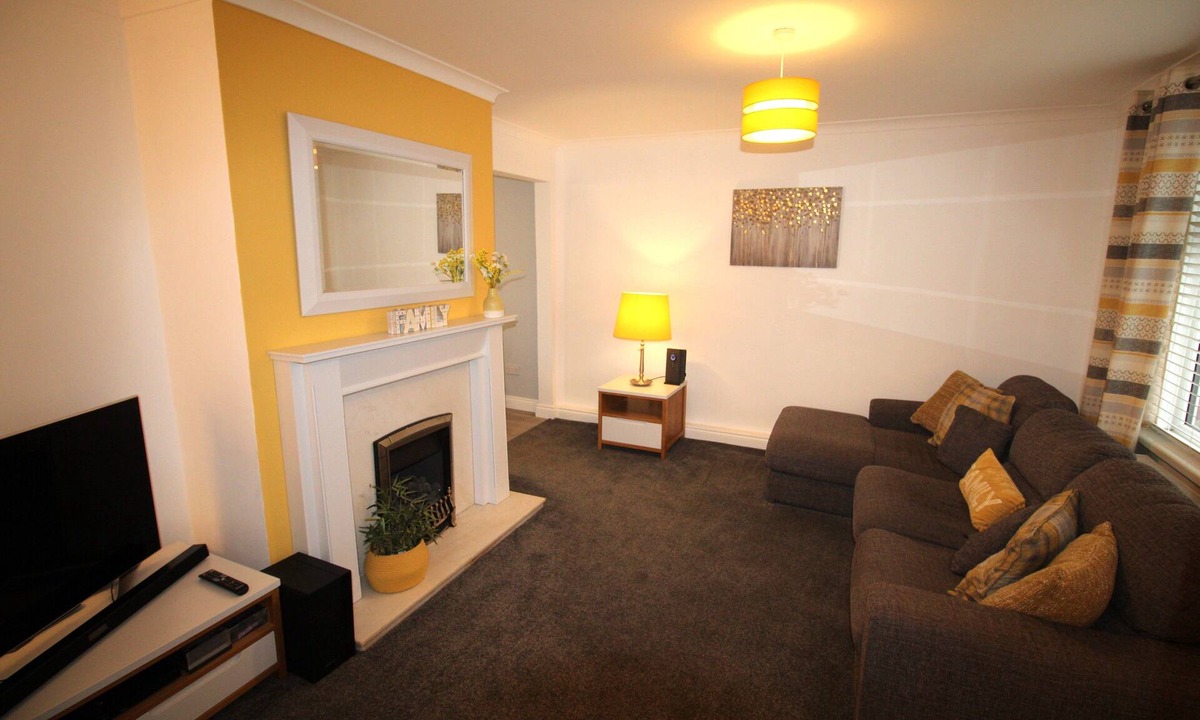 Rowlands Gill House | 3 Bed House - Sleeps 6 - Fully Refurbished