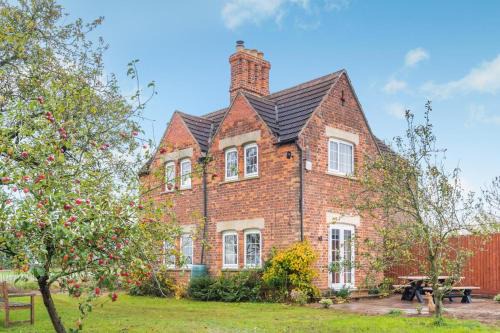 Welby House | 3 Bed in Fulbeck oc-v33643