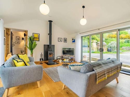 Lofthouse House | 3 Bed in Healey G0149