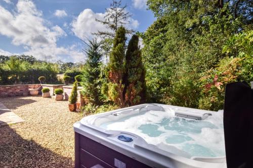 Thelwall House | 3 Bed in Thelwall oc-c29954