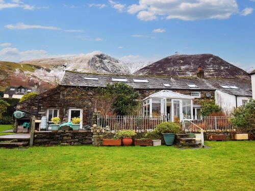 Threlkeld House | 3 Bed in Threlkeld 94346