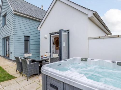 Westleigh House | 3 Bed in Westward Ho 52930