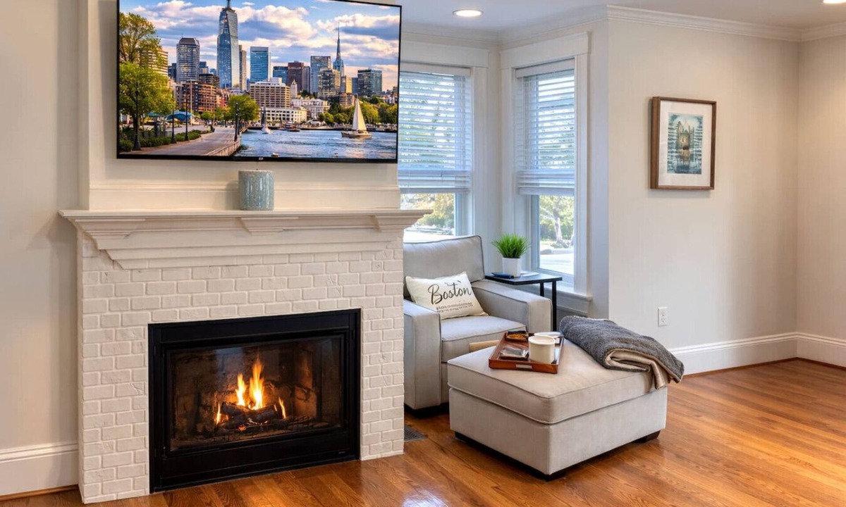 Winter Hill Condo | 3 Bed Moreland St · Stunning 3+BD Under 10 mins to BOS w/parking & W/D
