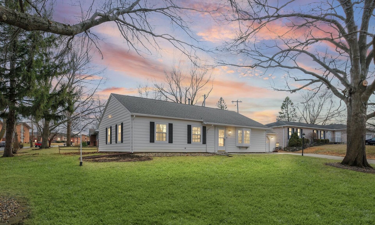 Bloomington House | 3 Bed Ranch In Great Neighborhood
