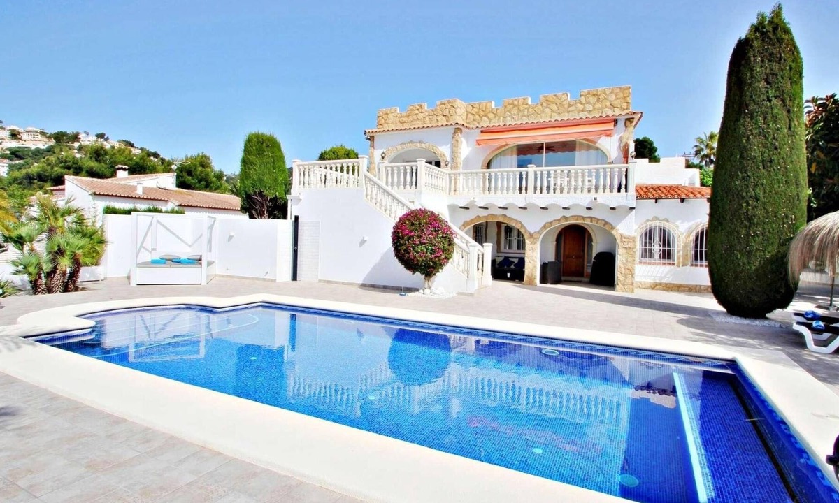 San Jaime Villa | 3 bed remodelled villa a short drive to the beach