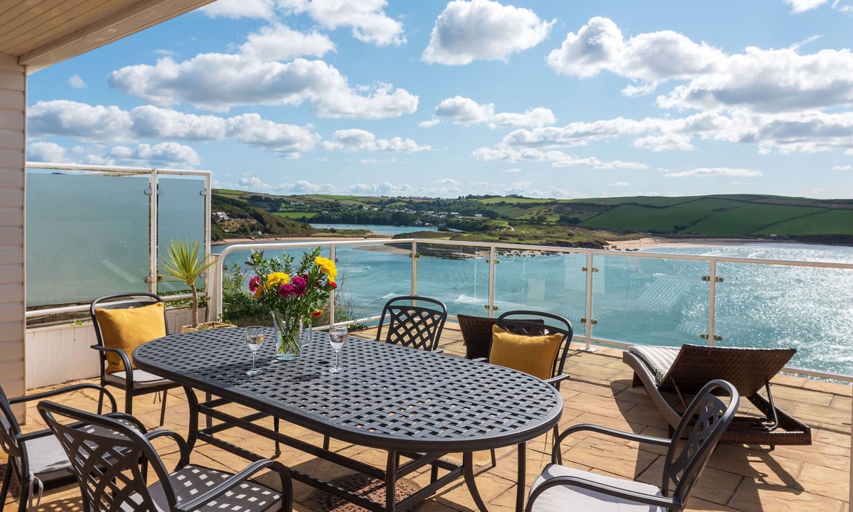 Bigbury-on-Sea Apartment | 3 bed | stunning sea views & private beach access