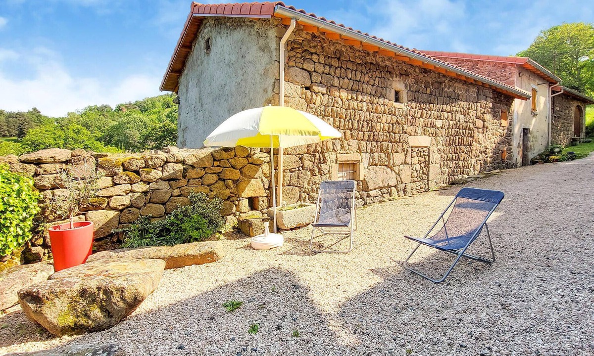 Essertines-en-Chatelneuf House | 3 bedroom cozy home in Essertines-en-Châtelne