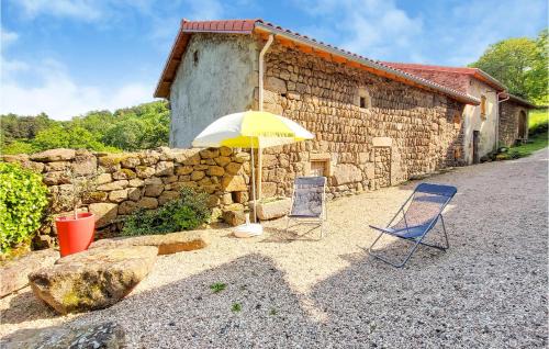 Essertines-en-Chatelneuf House | 3 Bedroom Cozy Home In Essertines-En-Châtelne