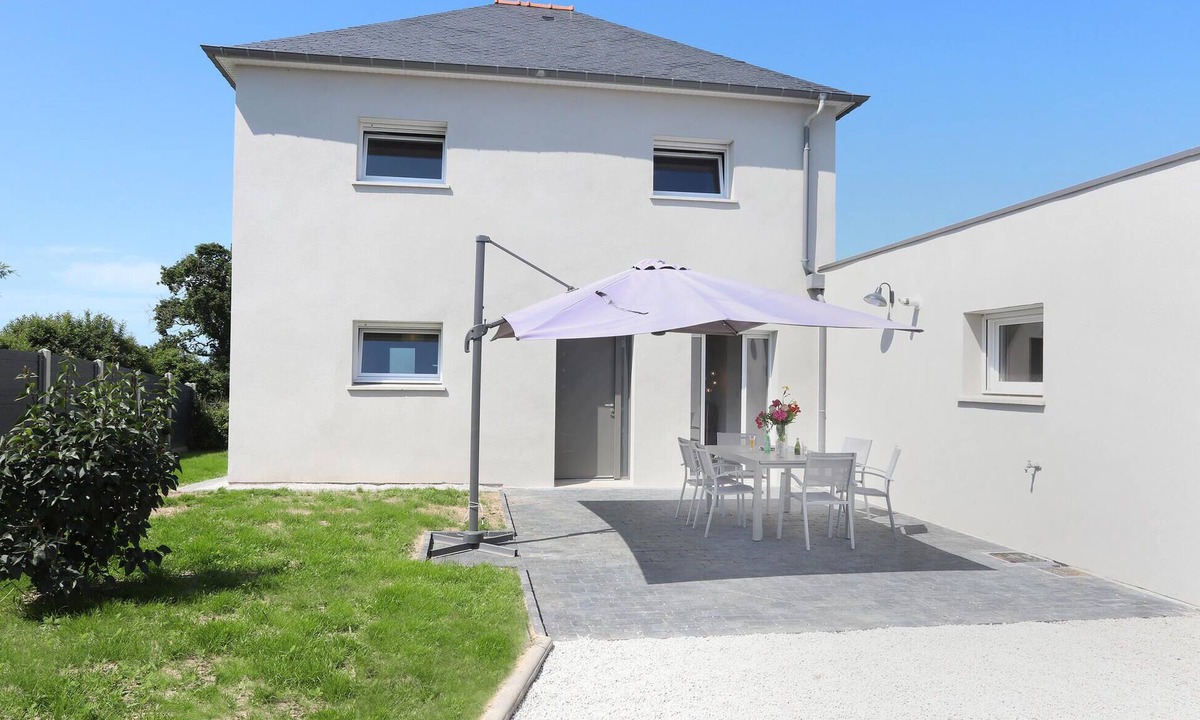 Saint-Meloir-des-Ondes House | 3 bedroom awesome home in Saint-Méloir-des-Ondes