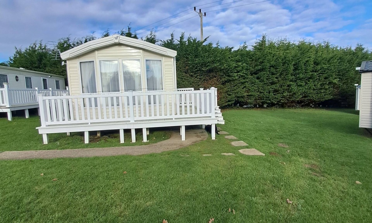 Shanklin Cabin | 3 bedroom ensuite caravan