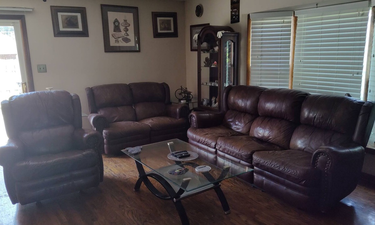 Jeffersontown House | 3 bedroom, 1.5 bathroom house.