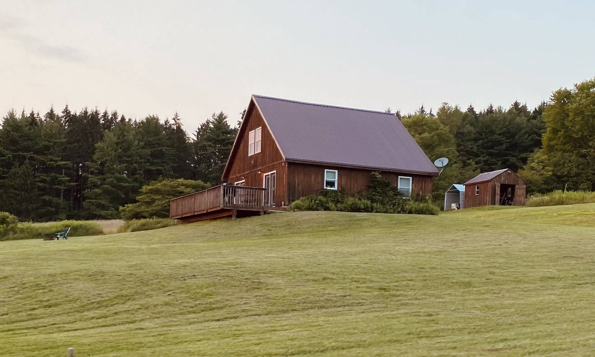 Willet Ski Chalet | 3 bedroom 1 bathroom sleeps 6