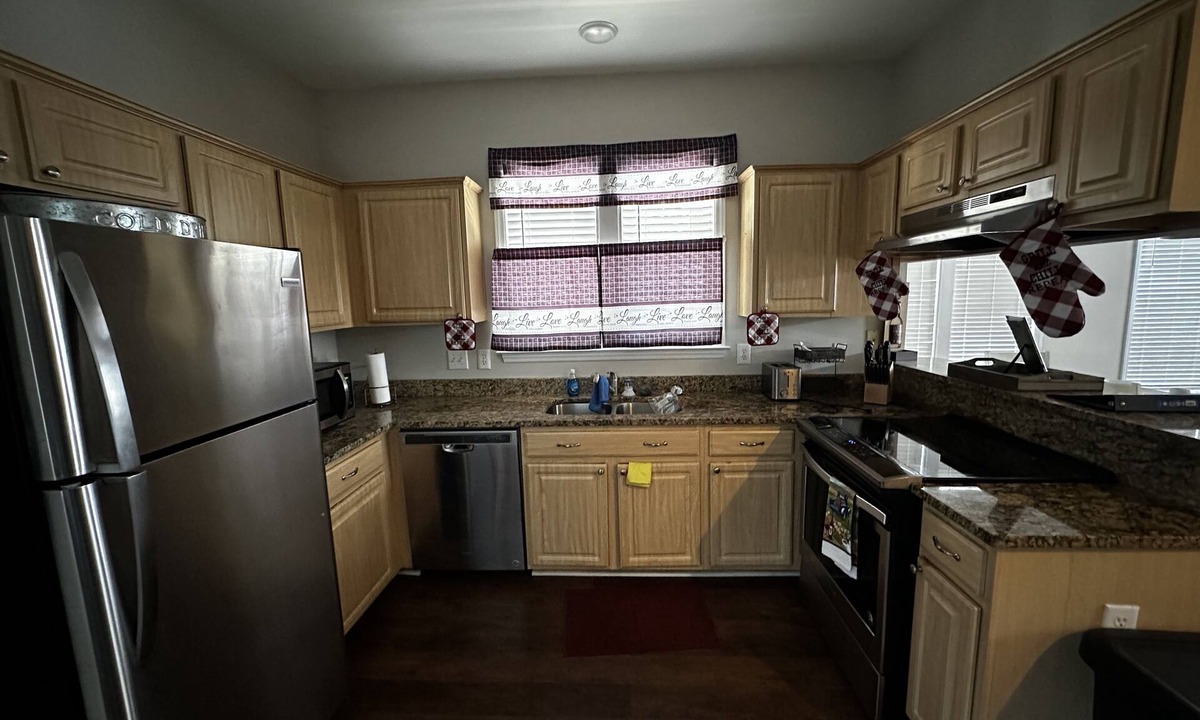 Northeast Raleigh House | 3 bedroom/2.5 bath. Fully Furnished!
