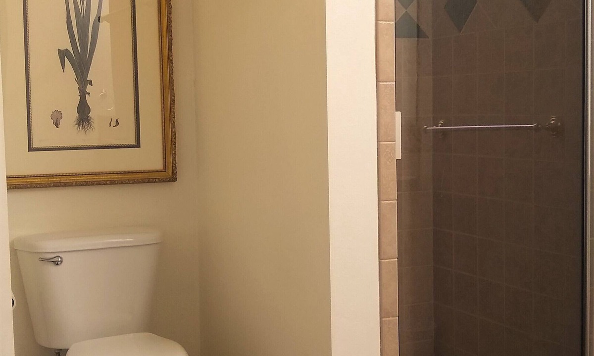 Mineola Apartment | 3 Bedroom 2 Bath apartment with wood-burning fireplace