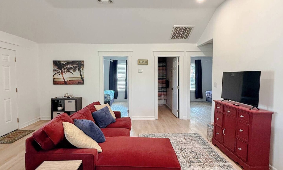 Rockport House | 3 bedroom 2 bath Coastal Cottage with Community Pool