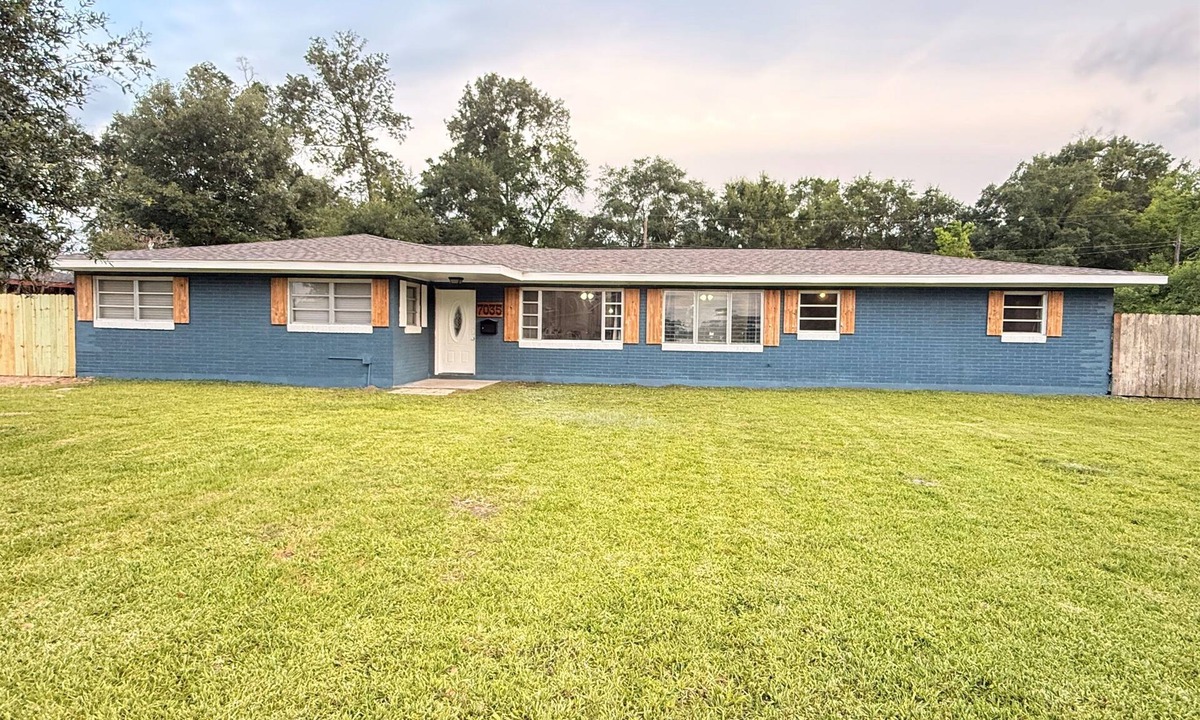 Voth House | 3-bedroom 2-bath home in Beaumont