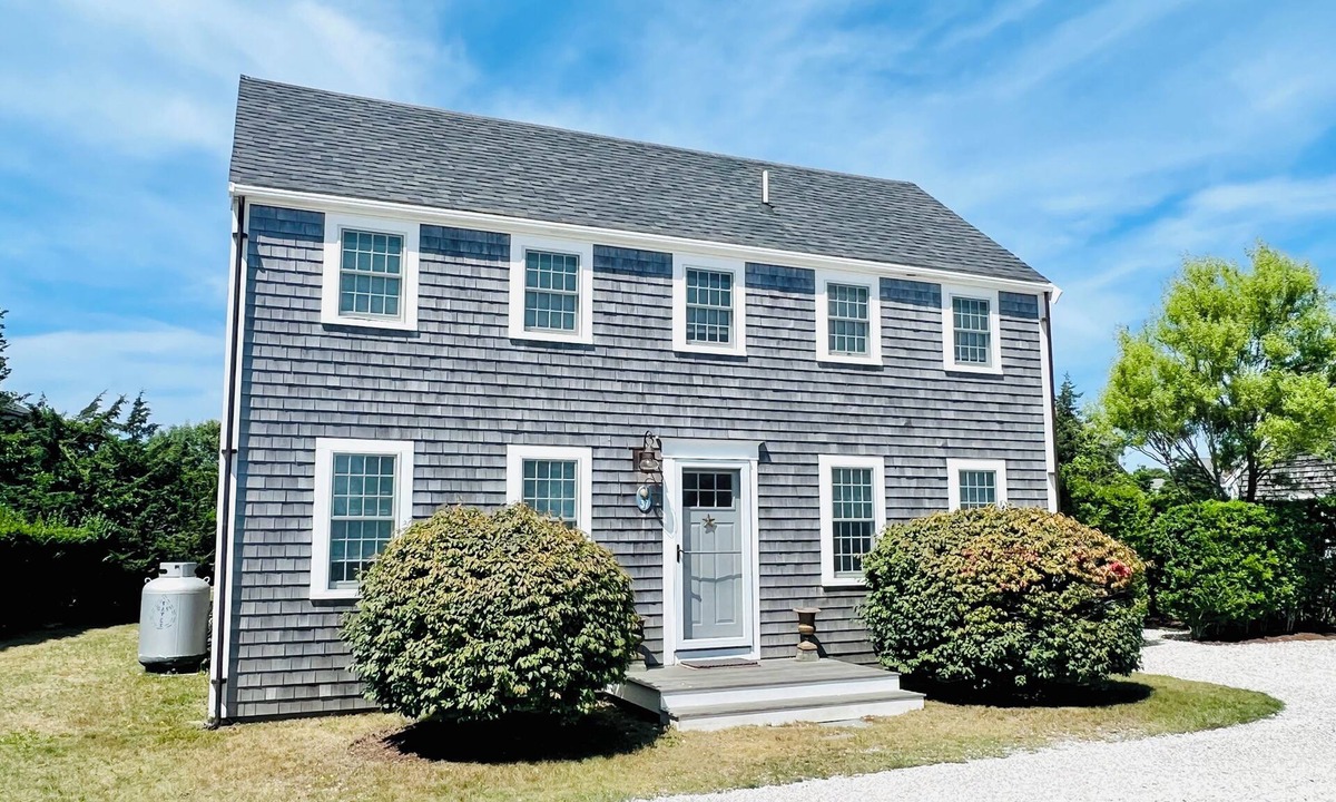 West of Town House | 3 Bedroom/2 Bath Home on Bike Path