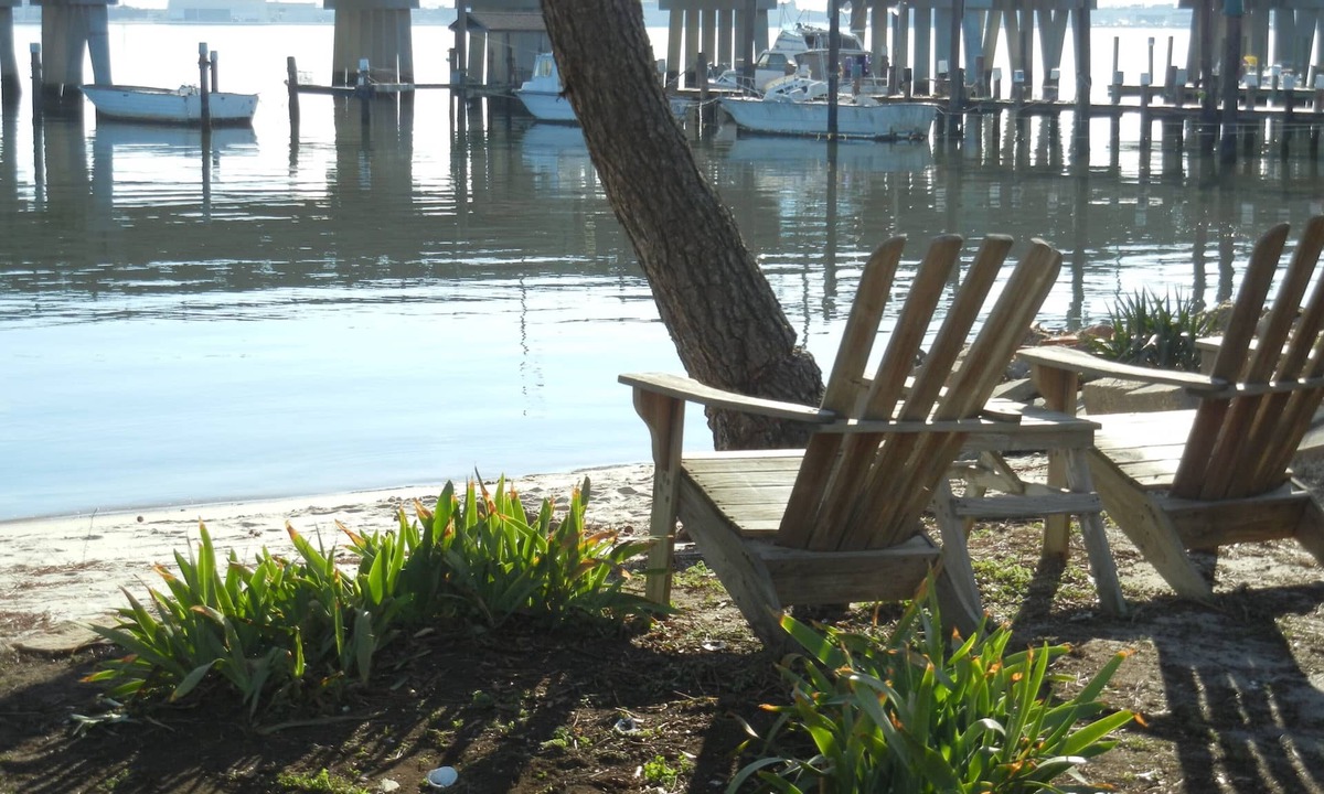 Willoughby Spit House | 3 BEDROOM 2 BATH ON THE WATER