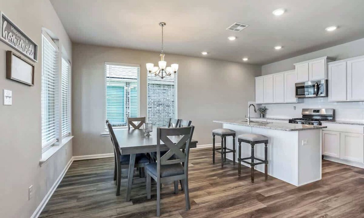 Slidell House | 3 bedroom/2 bath with Water front views