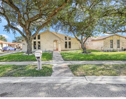 South Side House | 3 bedroom 2 bathroom 6 sleep,