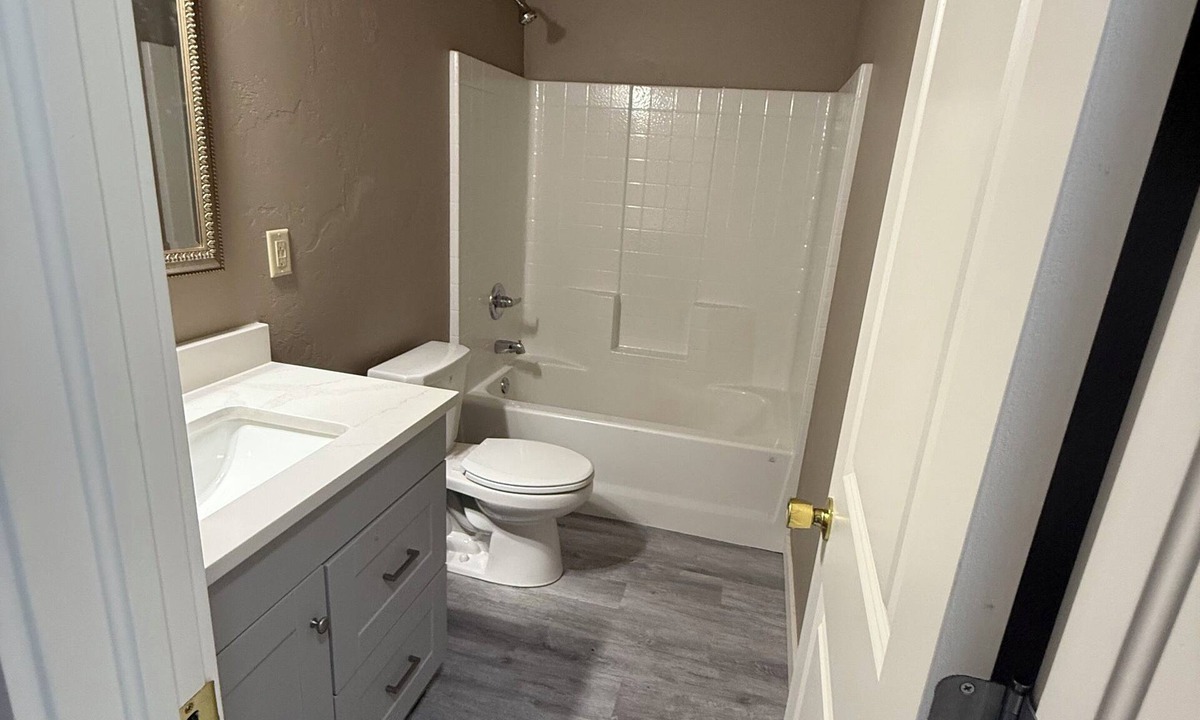 Chickasha House | 3-bedroom 2-bathrooms house in peaceful Chickasha/Downtown area