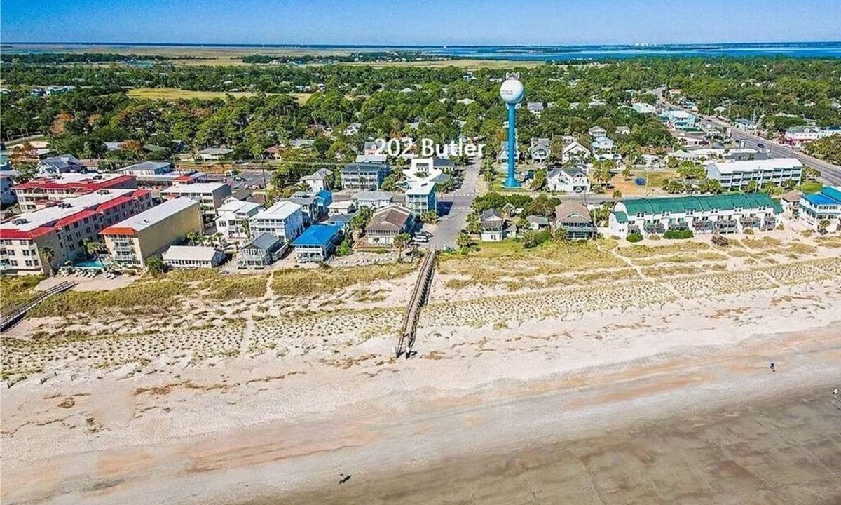 Tybee Island Villa | 3-bedroom 2 baths with Oceanview, 1st floor