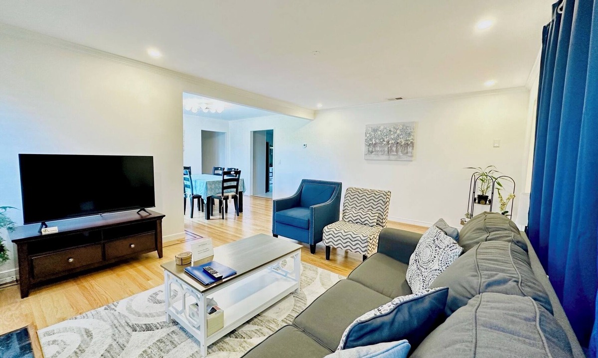 Millbrae House | 3 bedroom (6 people) residential home in lovely safe town near SFO/SF Bay Area