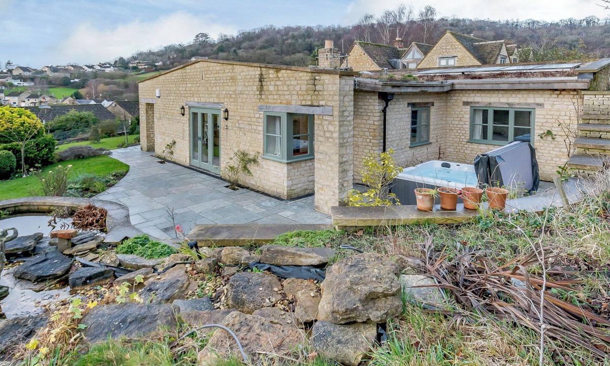 Ozleworth Cottage | 3 bedroom accommodation in Wotton-under-Edge