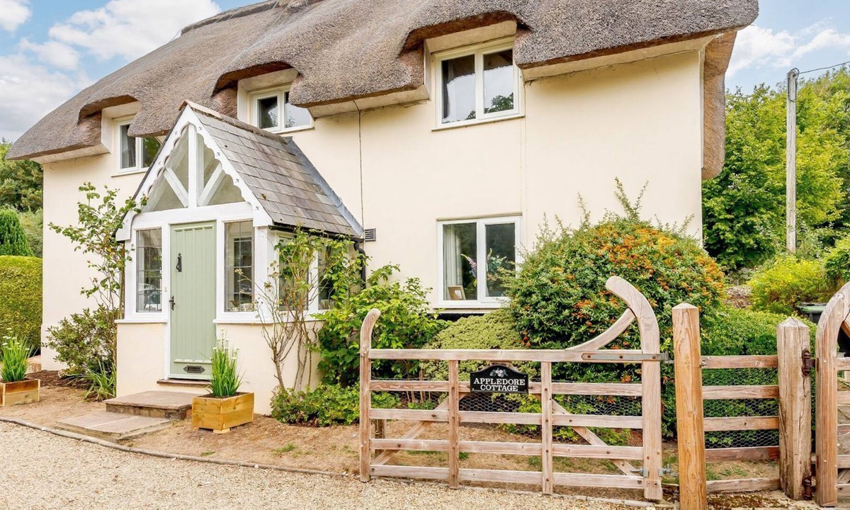 East Woodyates Cottage | 3 bedroom accommodation in Blandford Forum